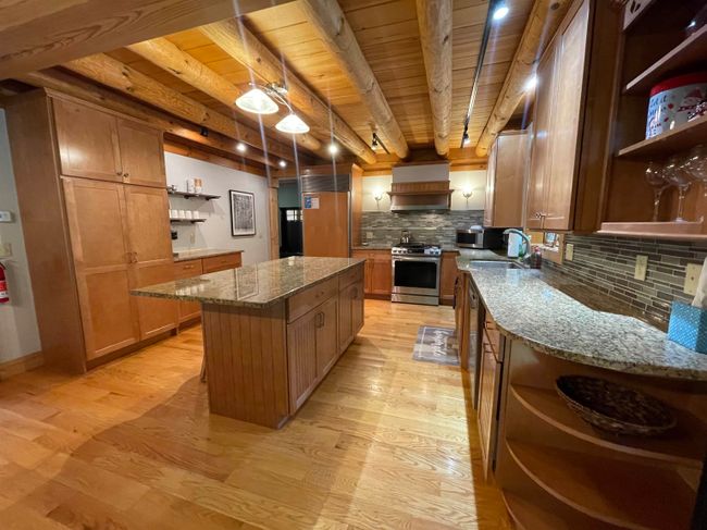 303 Westview Est, House other with 5 bedrooms, 3 bathrooms and null parking in Manchestr Ctr VT | Image 17