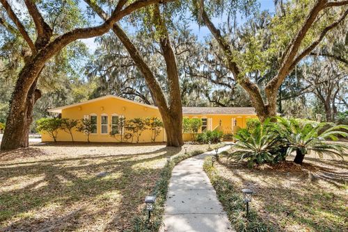 1909 48th Ave, GAINESVILLE, FL, 32608-3930 | Card Image