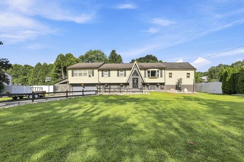 688 S West St, Feeding Hills, MA, 01030-1085 | Card Image