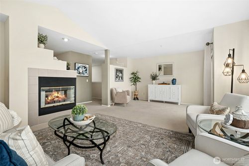 d3-7111 134th Ct Se, Newcastle, WA, 98059-3003 | Card Image