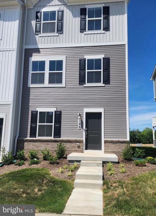129 Swan Field Ave, RANSON, WV, 25438-4611 | Card Image