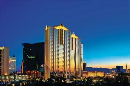 02702-135 E Harmon Ave, Las Vegas, NV, 89109-4503 | Card Image