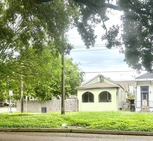 1505 N Broad St, New Orleans, LA, 70119-2333 | Card Image