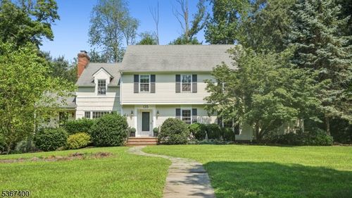135 Preston Dr, Gillette, NJ, 07933-1427 | Card Image