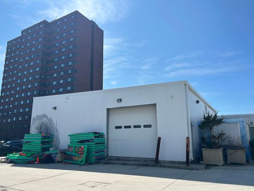 300 N Tennessee Ave, Atlantic City, NJ, 08401-3257 | Card Image