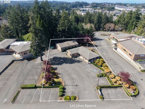 2695 N 17th St, CoosBay, OR, 97420 | Card Image