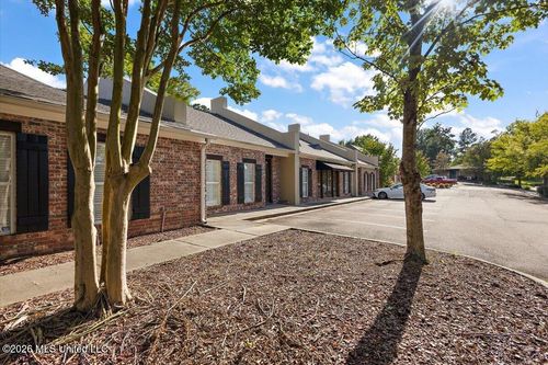 529 S Pear Orchard Rd, Ridgeland, MS, 39157-4235 | Card Image