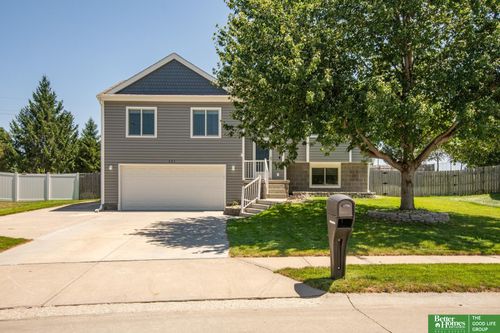 807 Edgewater Dr, Papillion, NE, 68046-3331 | Card Image