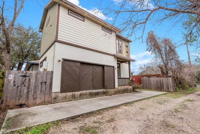 1309 Chestnut Ave, Home with 5 bedrooms, 4 bathrooms and 3 parking in Austin TX | Image 18