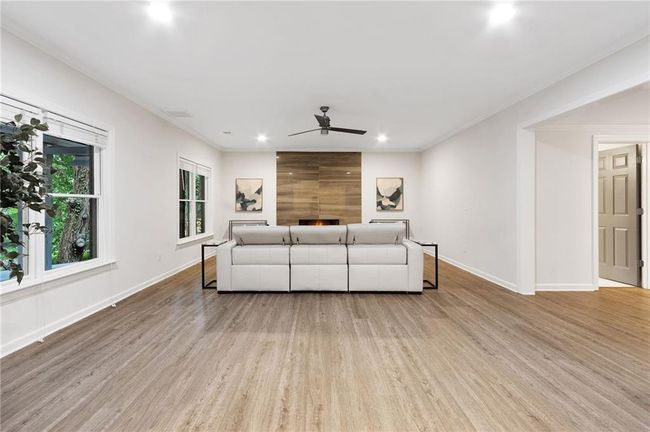 10635 N Edgewater Pl, House other with 5 bedrooms, 6 bathrooms and 5 parking in Johns Creek GA | Image 41