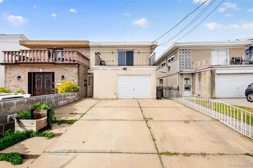 16434 99th Street, New York, NY, 11414 | Card Image