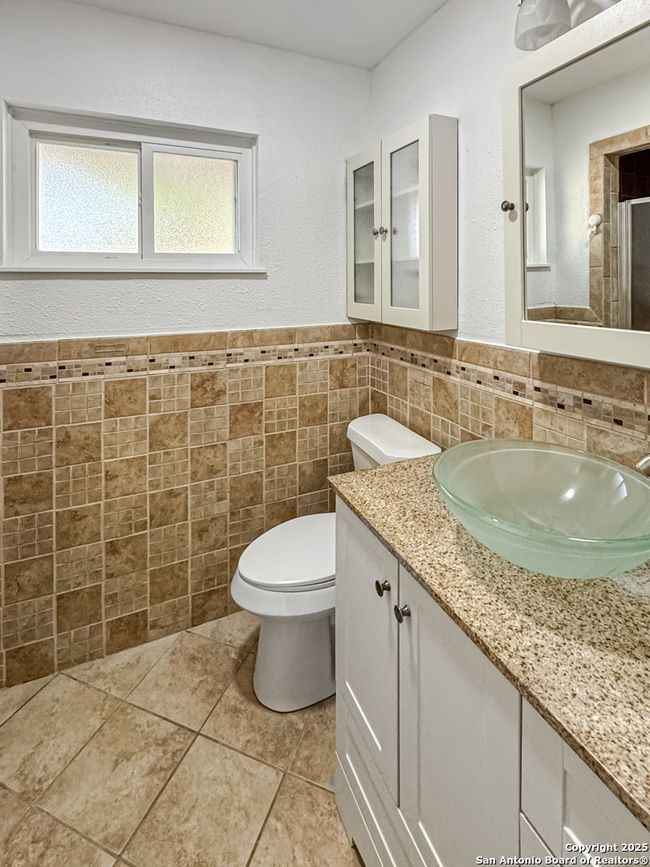 5102 Crown Ln, House other with 3 bedrooms, 2 bathrooms and null parking in Kirby TX | Image 20