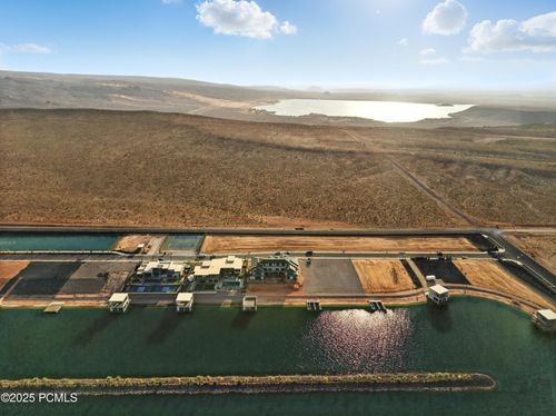 49-3988 S Shore Dr, Hurricane, UT, 84737-1515 | Card Image