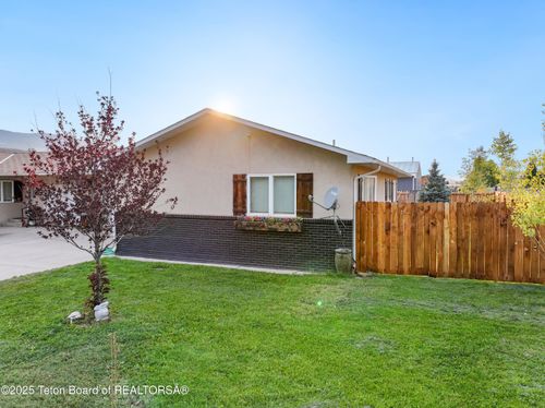 102 Taylor Creek Rd, Dubois, WY, 82513 | Card Image