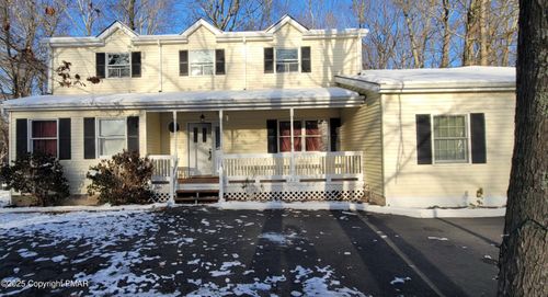111 Brewster Way, East Stroudsburg, PA, 18301-8524 | Card Image