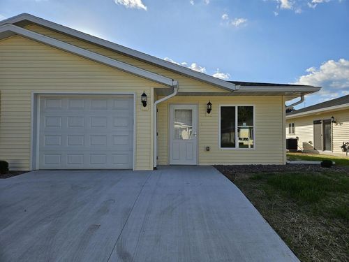 1157 Maple St, Reedsburg, WI, 53959-2006 | Card Image