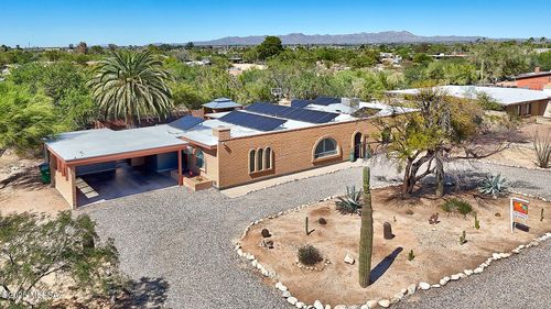 7335 N Casablanca Dr, Tucson, AZ, 85704-1313 | Card Image