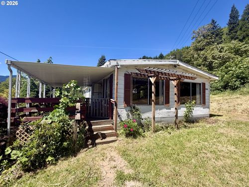 76582 Davis Rd, Oakridge, OR, 97463-9728 | Card Image