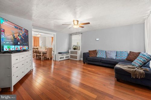 227 Shirley Rd, UPPER DARBY, PA, 19082-3908 | Card Image