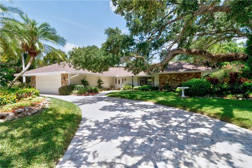 1160 Leeward Ln, Vero Beach, FL, 32963-2561 | Card Image