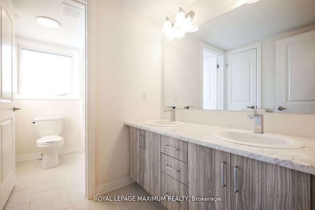 1 - 11 Baynes Way, Condo with 4 bedrooms, 3 bathrooms and null parking in Bradford West Gwillimbury ON | Image 22
