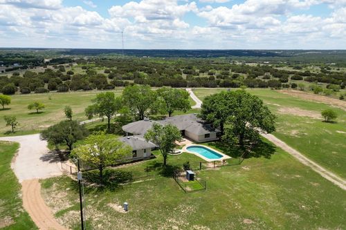 614 County Road 207, Burnet, TX, 78611-6177 | Card Image