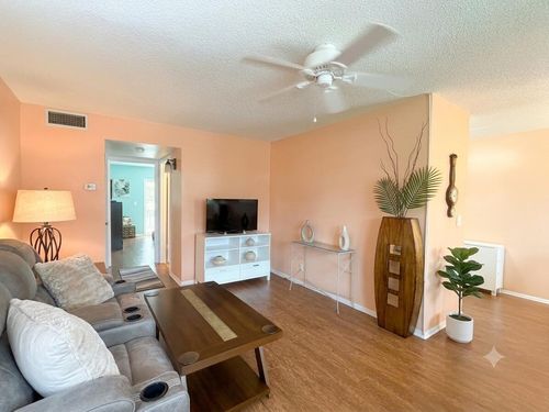 105-28 Pine Arbor, Vero Beach, FL, 32962 | Card Image