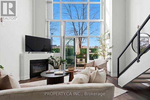 122-200 Manitoba St, Etobicoke, ON, M8Y3Y9 | Card Image
