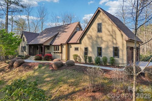 2320 Evans Rd, Hendersonville, NC, 28739-2438 | Card Image
