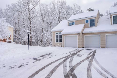 8 Coles Way, Atkinson, NH, 03811-5100 | Card Image