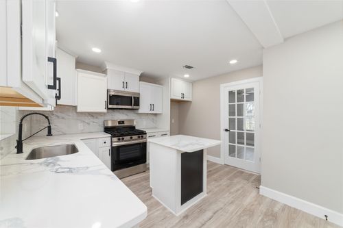 1416 Avenue B, Bay City, TX, 77414-3440 | Card Image