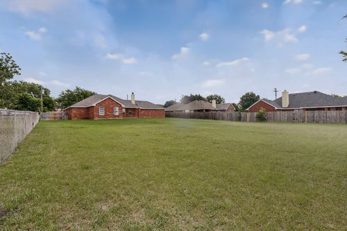 2509 Gerry Way St, Lancaster, TX, 75134-2331 | Card Image