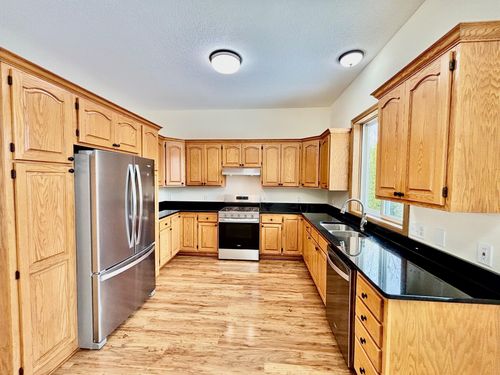 7550 31st St N, Oakdale, MN, 55128-4039 | Card Image