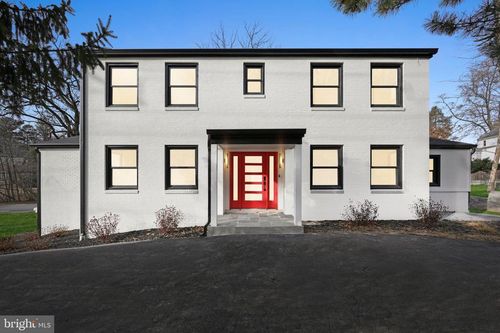 9200 Cedar Ln, BETHESDA, MD, 20814-3933 | Card Image