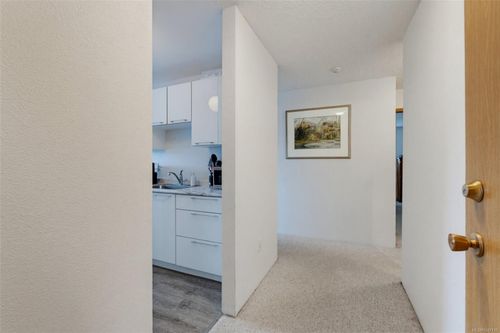 421-3255 Glasgow Ave, Victoria, BC, V8X4S4 | Card Image