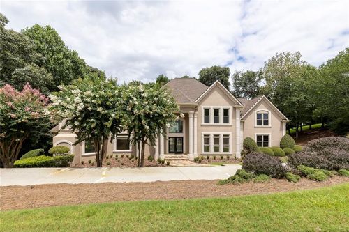 8445 Sentinae Chase Dr, Roswell, GA, 30076-4463 | Card Image
