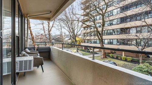 3a-10-24 166th St, Whitestone, NY, 11357-2237 | Card Image