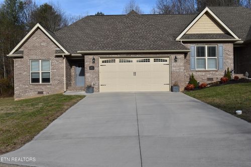 401 Cromwell St, Harrogate, TN, 37752-4227 | Card Image