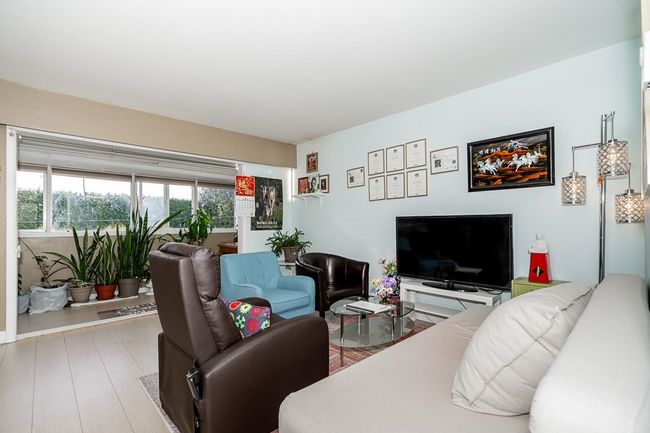 5588 Broadway, Townhouse with 2 bedrooms, 1 bathrooms and 1 parking in Burnaby BC | Image 7