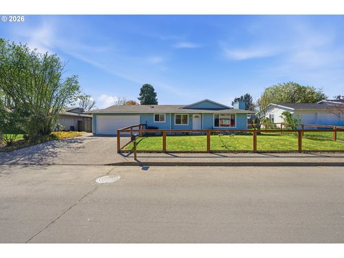 560 Se Border Ln, McMinnville, OR, 97128-9061 | Card Image