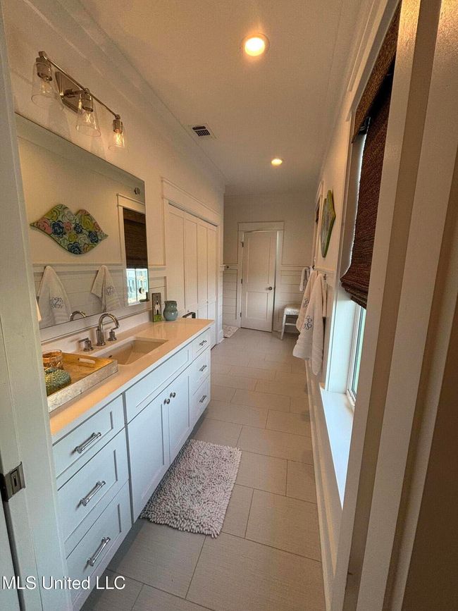 Bath Floor 2 | Image 8