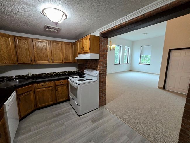 APT-209 - 147 Rawson Rd, Condo with 2 bedrooms, 2 bathrooms and 2 parking in Quincy MA | Image 9