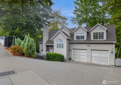 4123 150th Ave Se, Bellevue, WA, 98006-1613 | Card Image