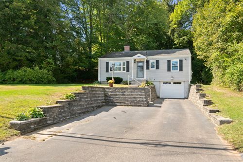 588 Vauxhall Street Ext, Waterford, CT, 06385-4304 | Card Image