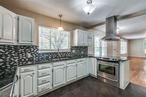 207 Varsity Cir, Arlington, TX, 76013-2429 | Card Image