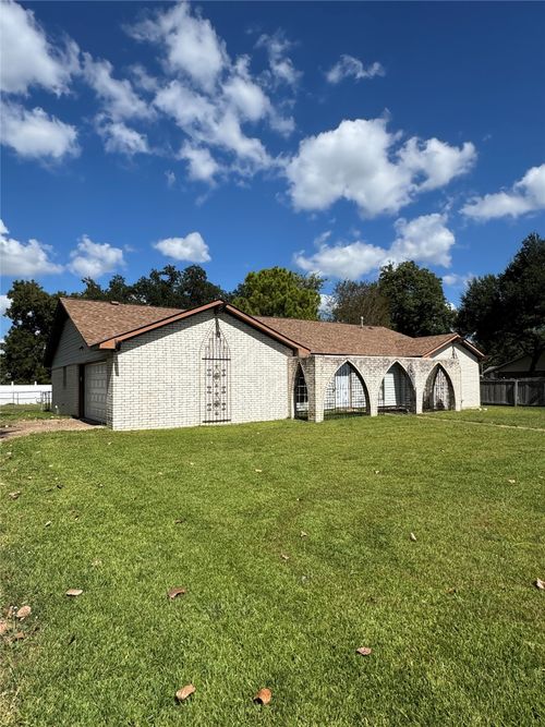 107 Benoist Cir, Bossier City, LA, 71111-5101 | Card Image