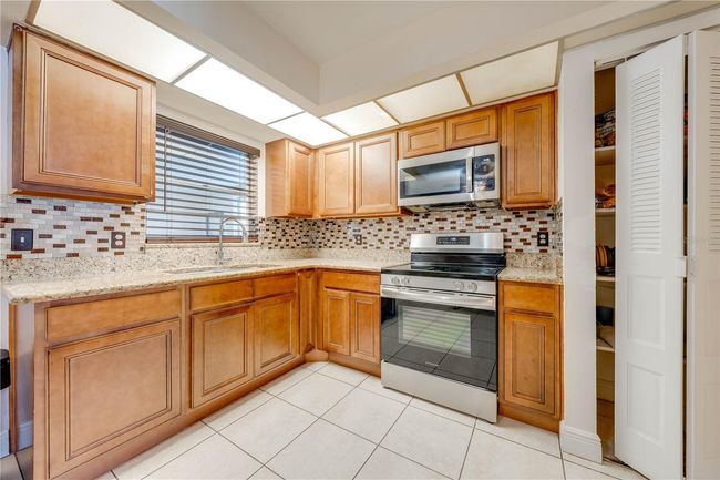 Kitchen | Image 12