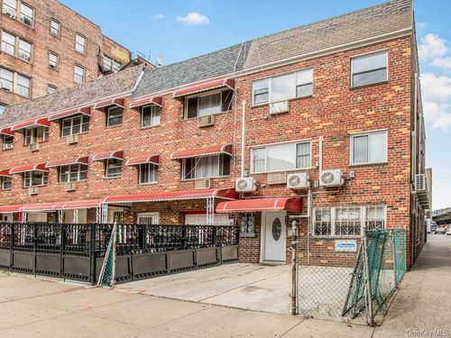 661 Sagamore St, Bronx, NY, 10462-2855 | Card Image