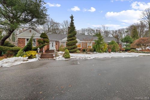 33 Fleets Cove Rd, Huntington, NY, 11743-1515 | Card Image