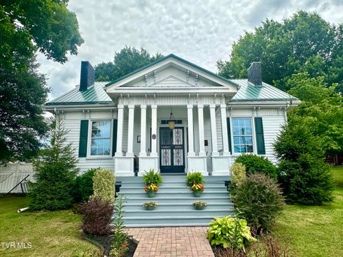 212 Main St, Bluff City, TN, 37618-2866 | Card Image